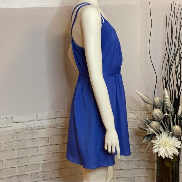 NWOT BCBGeneration V-Neck Mini Dress with Pockets - Picture 6 of 15